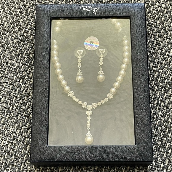 Paris Bijoux Necklace & Earrings Set - Swarovski Paris Bijoux Necklace & Earrings Set - Swarovski